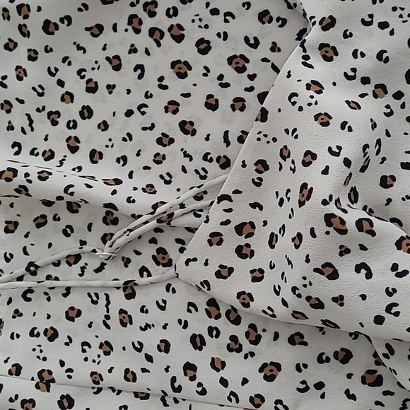 Cheetah Tank Top Blouse - Picture 3 of 3